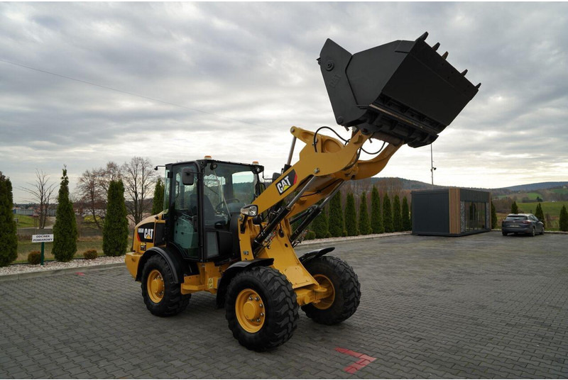 Wiellader Caterpillar 906M / ŁADOWARKA KOŁOWA / 2019 ROK / ŁYŻKA SZCZĘKOWA /