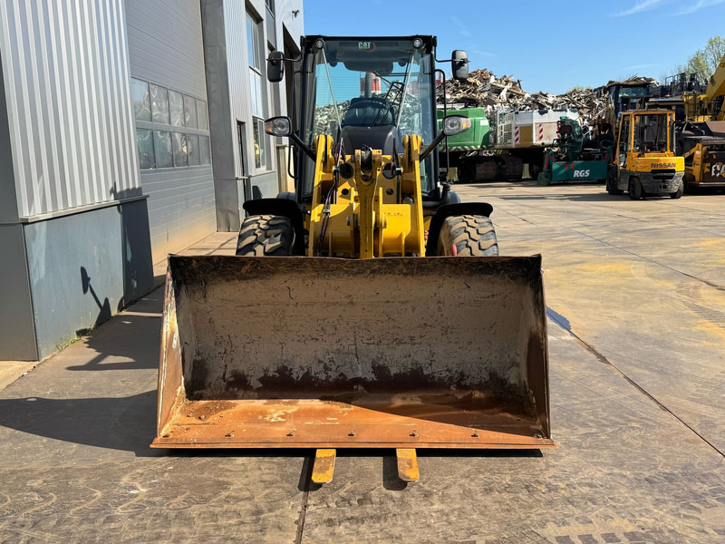 Wiellader Caterpillar 908M