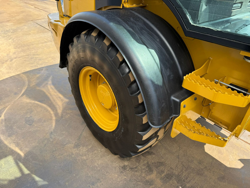 Wiellader Caterpillar 908M