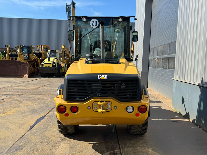 Wiellader Caterpillar 908M