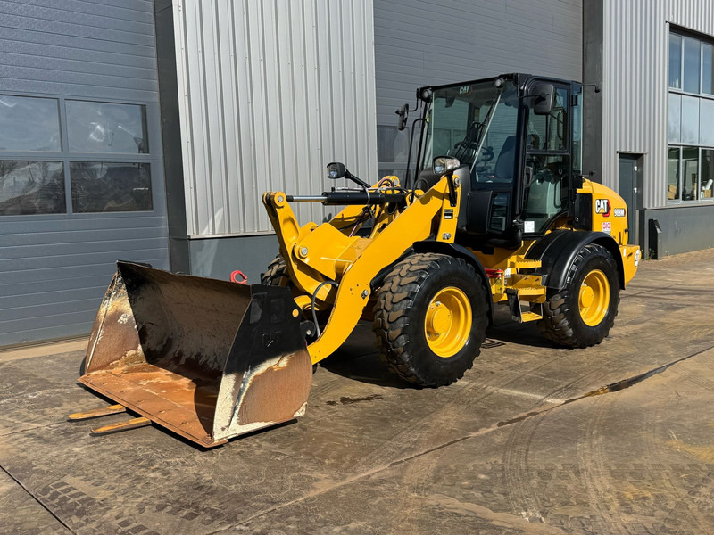 Wiellader Caterpillar 908M