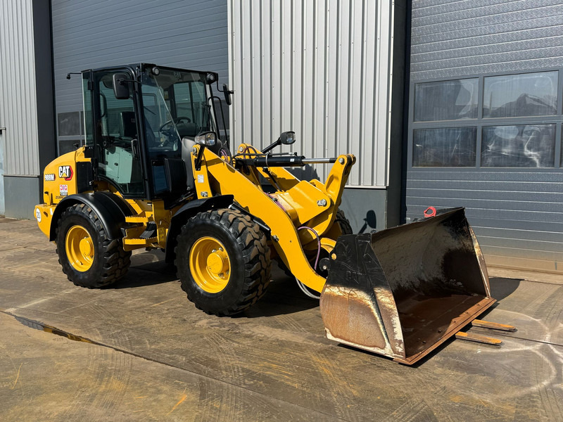 Wiellader Caterpillar 908M