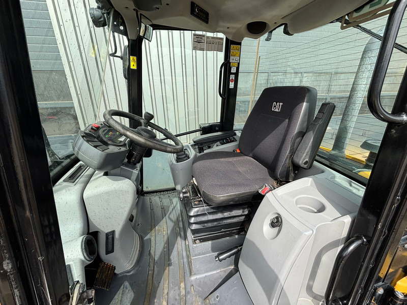 Wiellader Caterpillar 908M