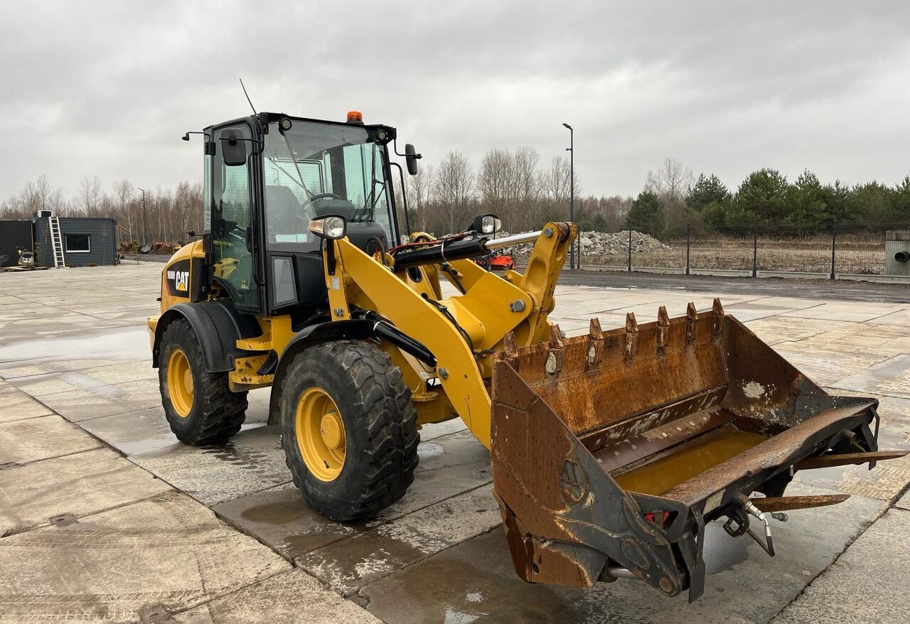 Wiellader Caterpillar 908M