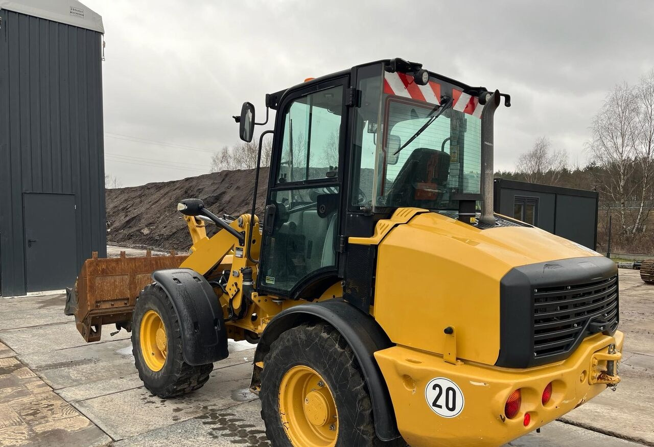 Wiellader Caterpillar 908M