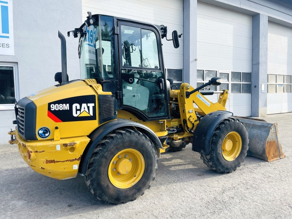 Wiellader Caterpillar 908M (3927)