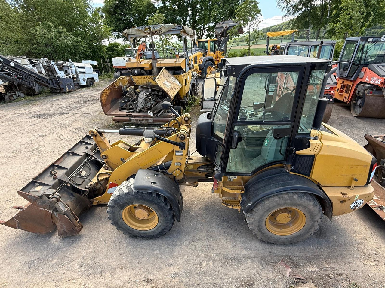 Wiellader Caterpillar 908 H 2 mal verfügbar