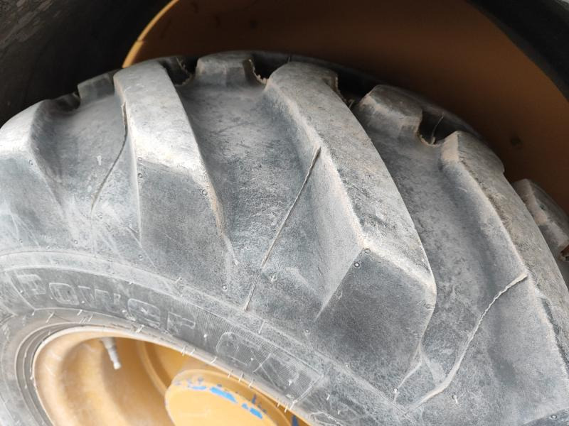 Wiellader Caterpillar 908 M