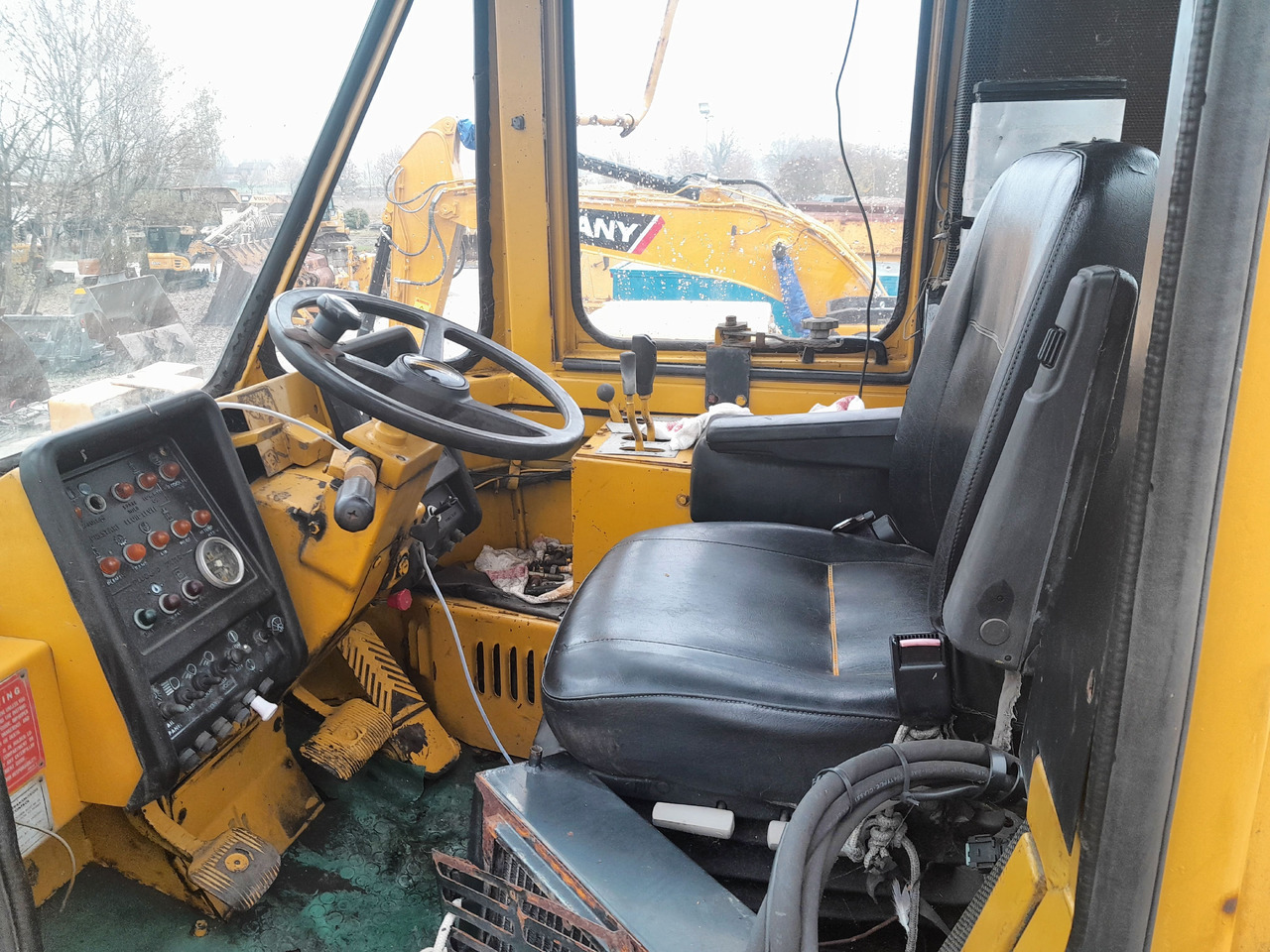 Wiellader Caterpillar 992C Pala Gommata completa di cabina e benna.