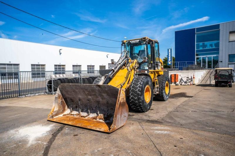 Wiellader Caterpillar CAT 924G // GODET 3m3