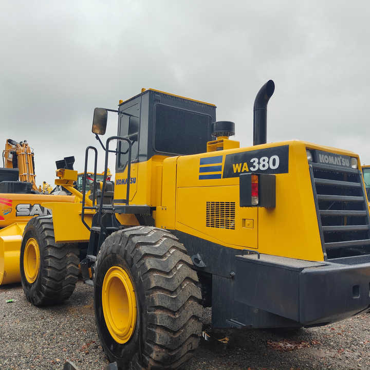 Wiellader Certified Pre-Owned Komatsu WA380-3 | Heavy-Duty Loader for Mining/ Construction - Price Negotiable! [ Copy ]