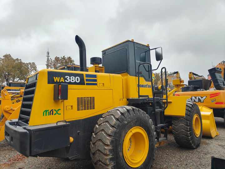 Wiellader Certified Pre-Owned Komatsu WA380-3 | Heavy-Duty Loader for Mining/ Construction - Price Negotiable! [ Copy ]