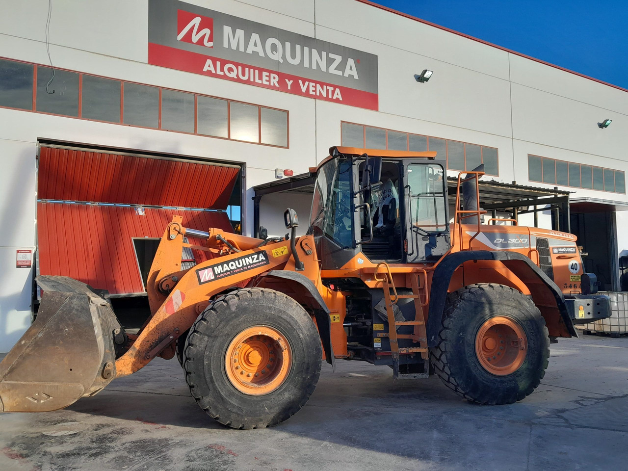 Wiellader DOOSAN DL300 L/AUX