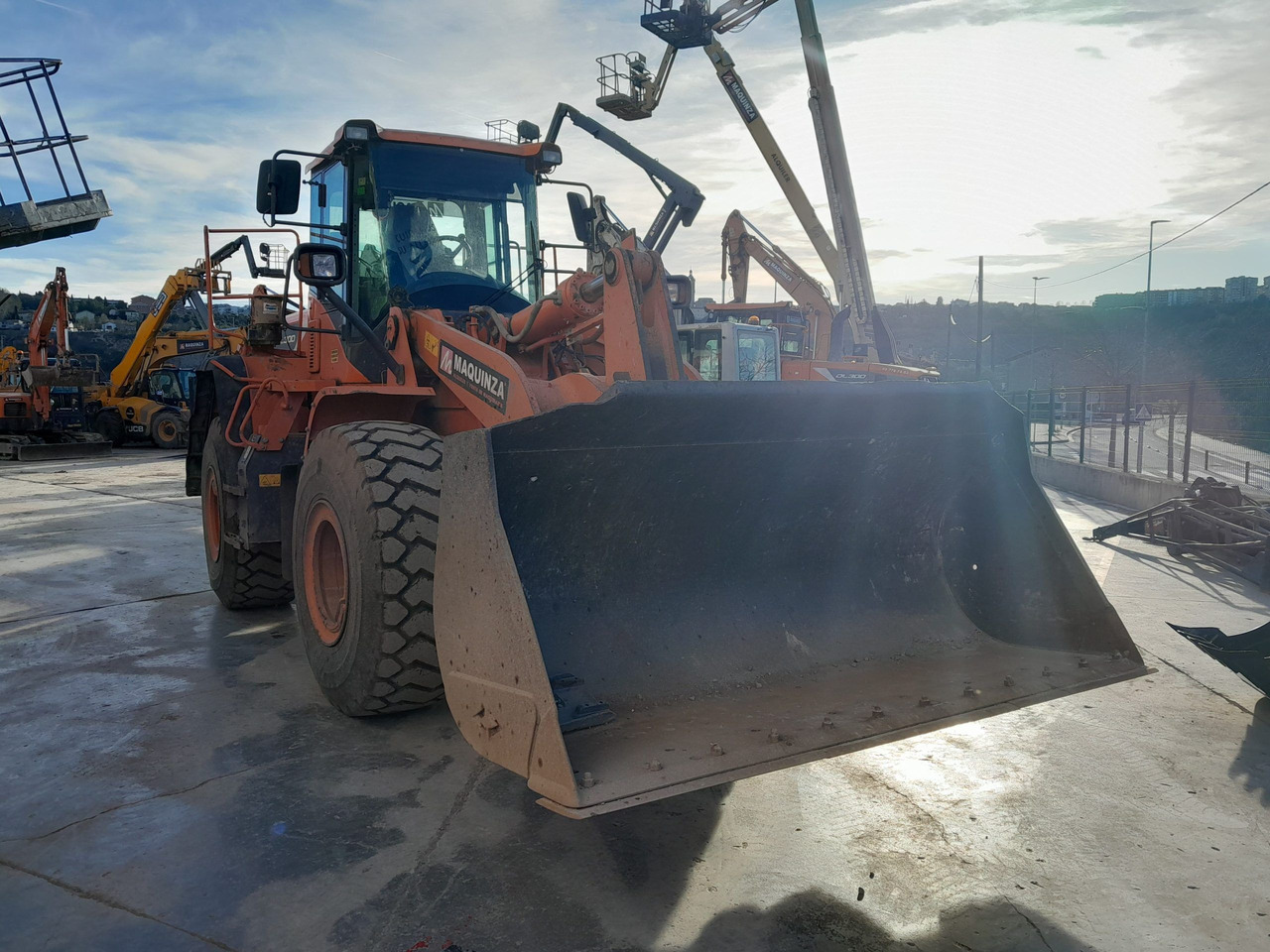 Wiellader DOOSAN DL300 L/AUX