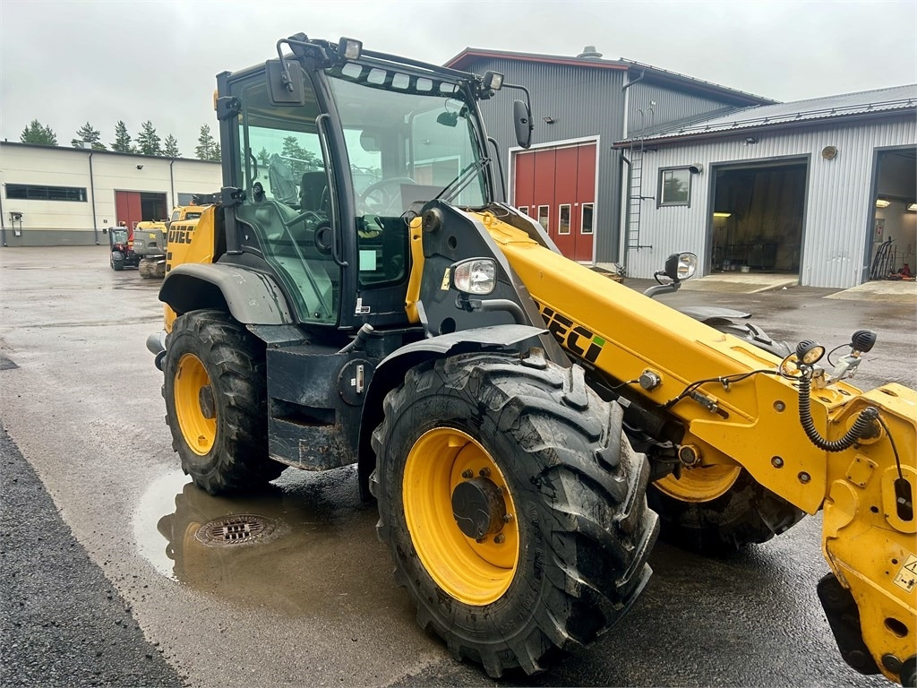Wiellader Dieci Agri Pivot T80 MONITOIMIKAUHALLA