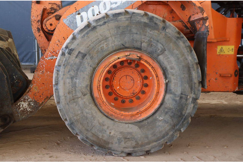 Wiellader Doosan DL300