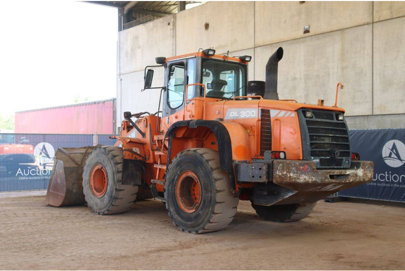 Wiellader Doosan DL300