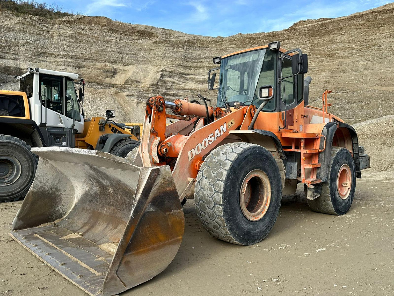 Wiellader Doosan DL 300