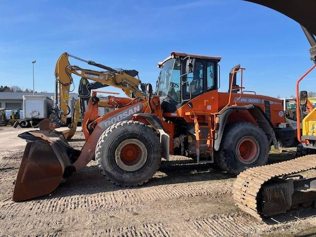 Wiellader Doosan DL 300-3 (12005349)