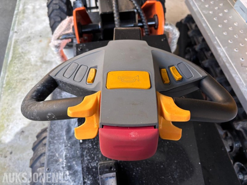 Wiellader ELEKTRISK HJULLASTER. 1T LØFTEKAPASITET. MANUEL OG RADIOSTYRT