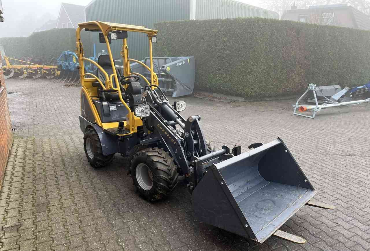 Wiellader Eurotrac W11 Demo minishovel shovels