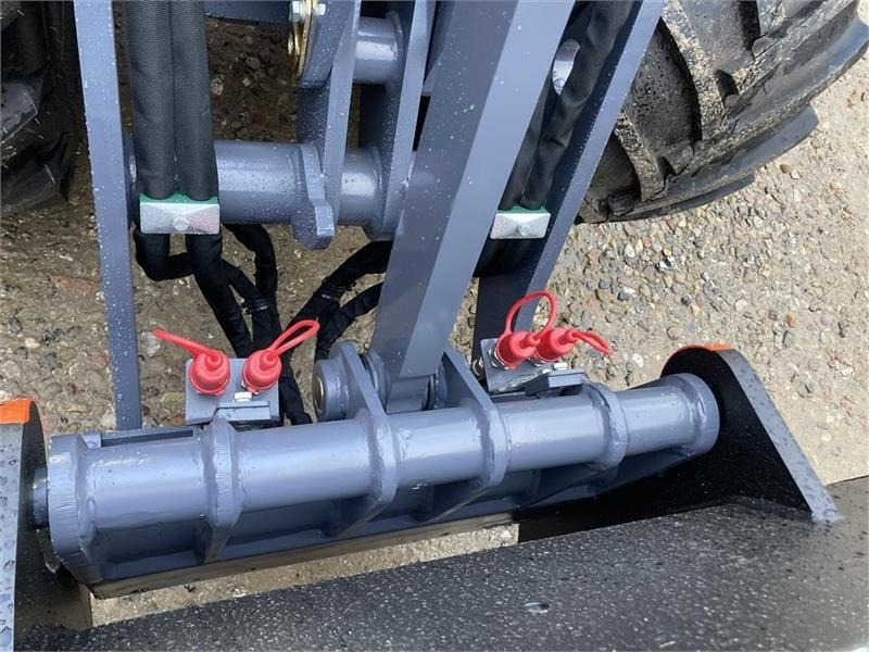 Wiellader Eurotrac W12F XL lang arm