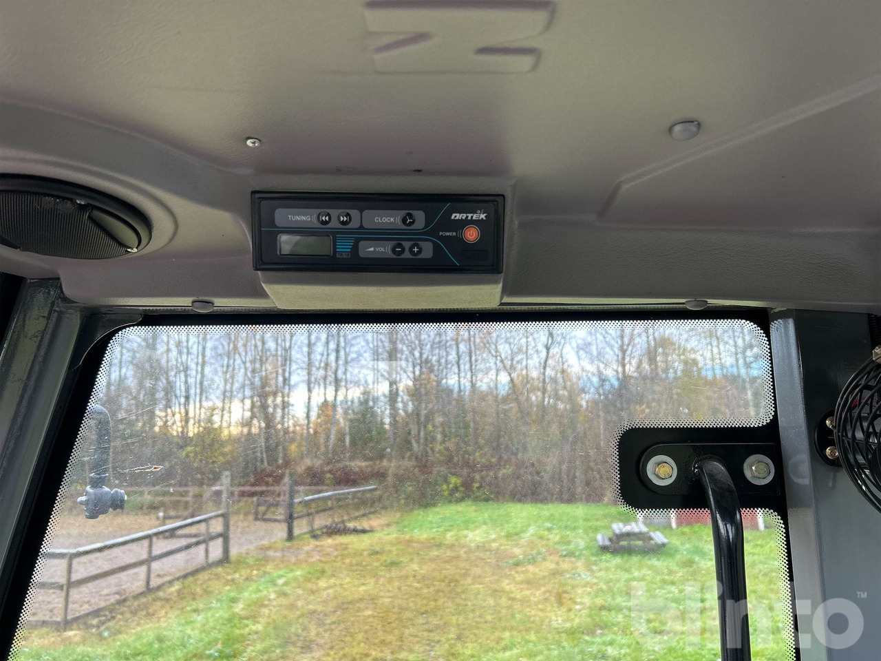 Wiellader Everun ER12 med gafflar och planeringskopa