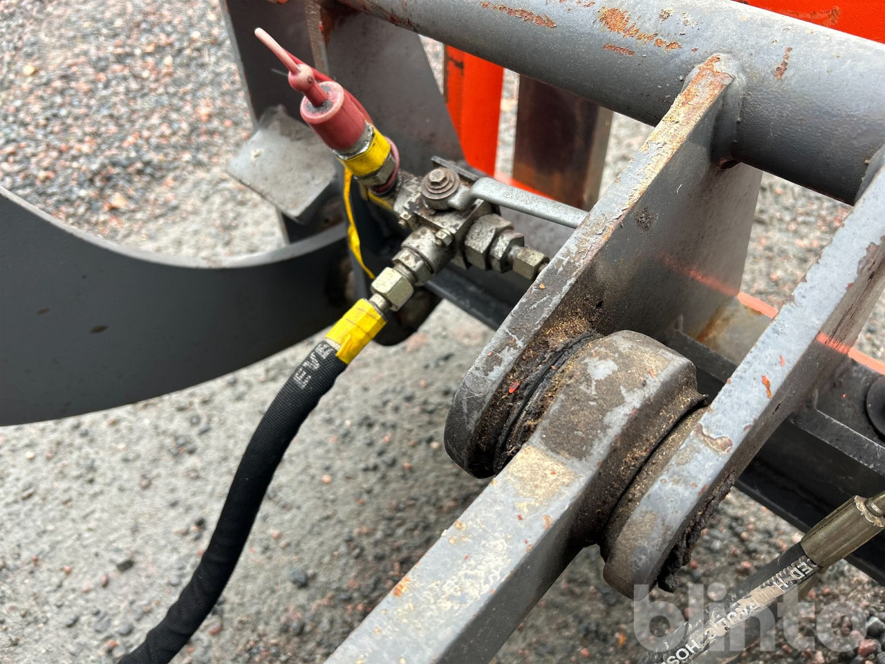 Wiellader Everun ER12 med gafflar och planeringskopa