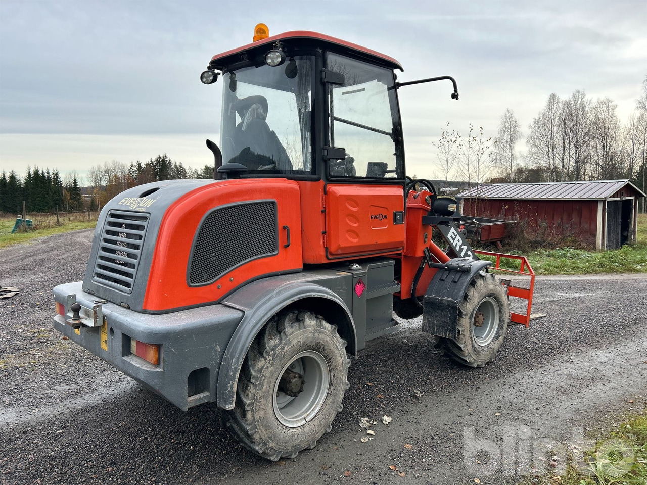 Wiellader Everun ER12 med gafflar och planeringskopa