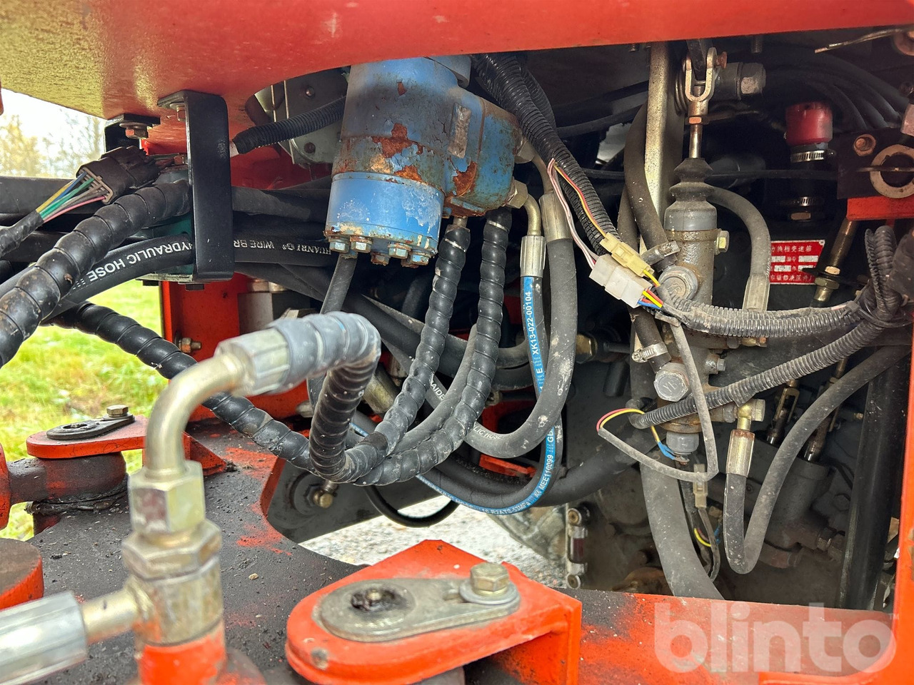 Wiellader Everun ER12 med gafflar och planeringskopa