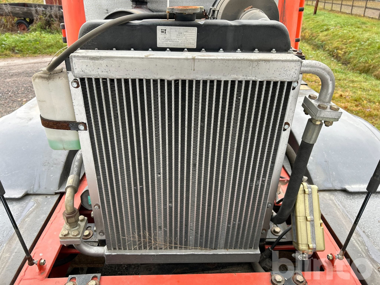 Wiellader Everun ER12 med gafflar och planeringskopa