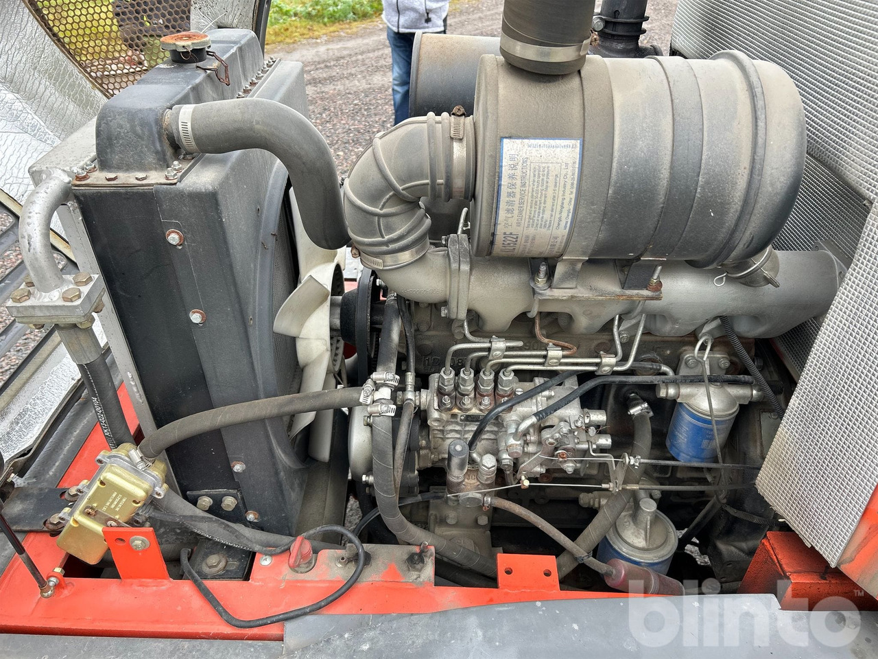 Wiellader Everun ER12 med gafflar och planeringskopa