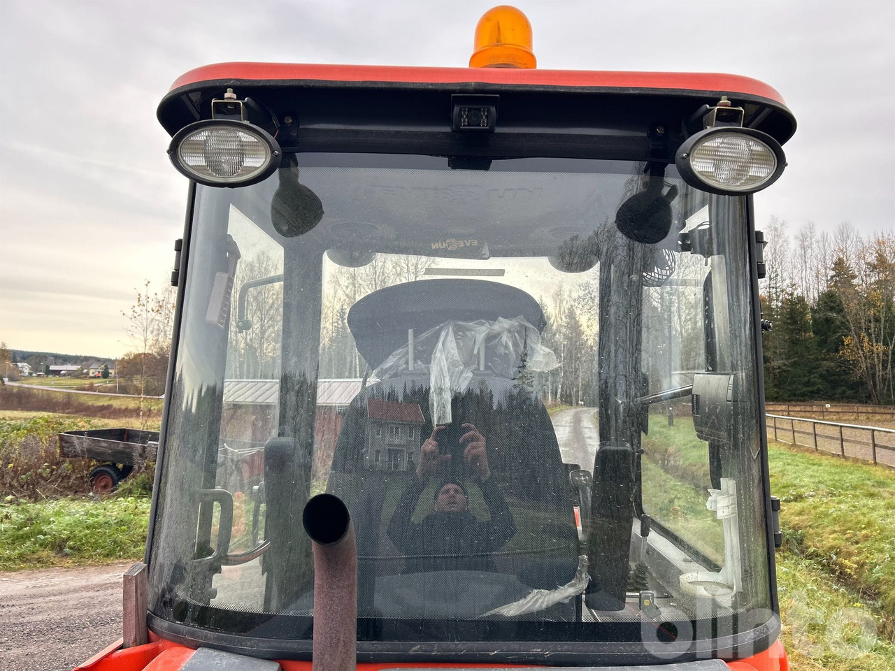 Wiellader Everun ER12 med gafflar och planeringskopa