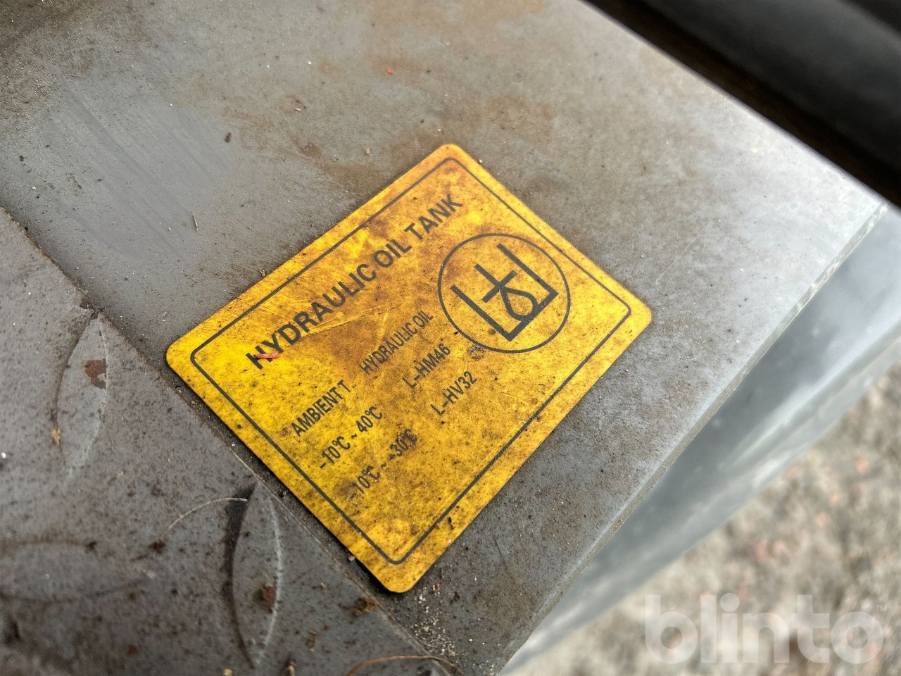 Wiellader Everun ER12 med gafflar och planeringskopa