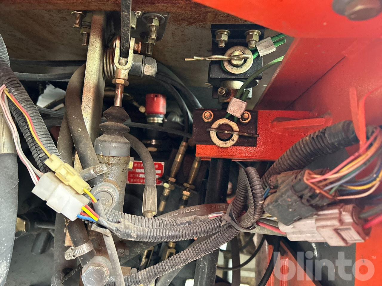 Wiellader Everun ER12 med gafflar och planeringskopa