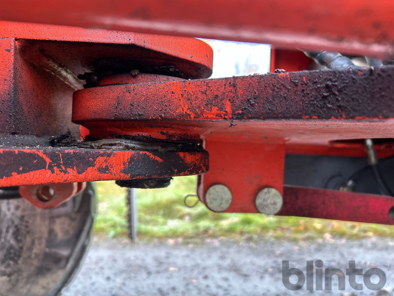 Wiellader Everun ER12 med gafflar och planeringskopa