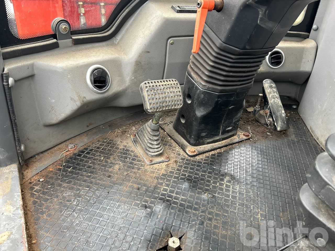 Wiellader Everun ER12 med gafflar och planeringskopa