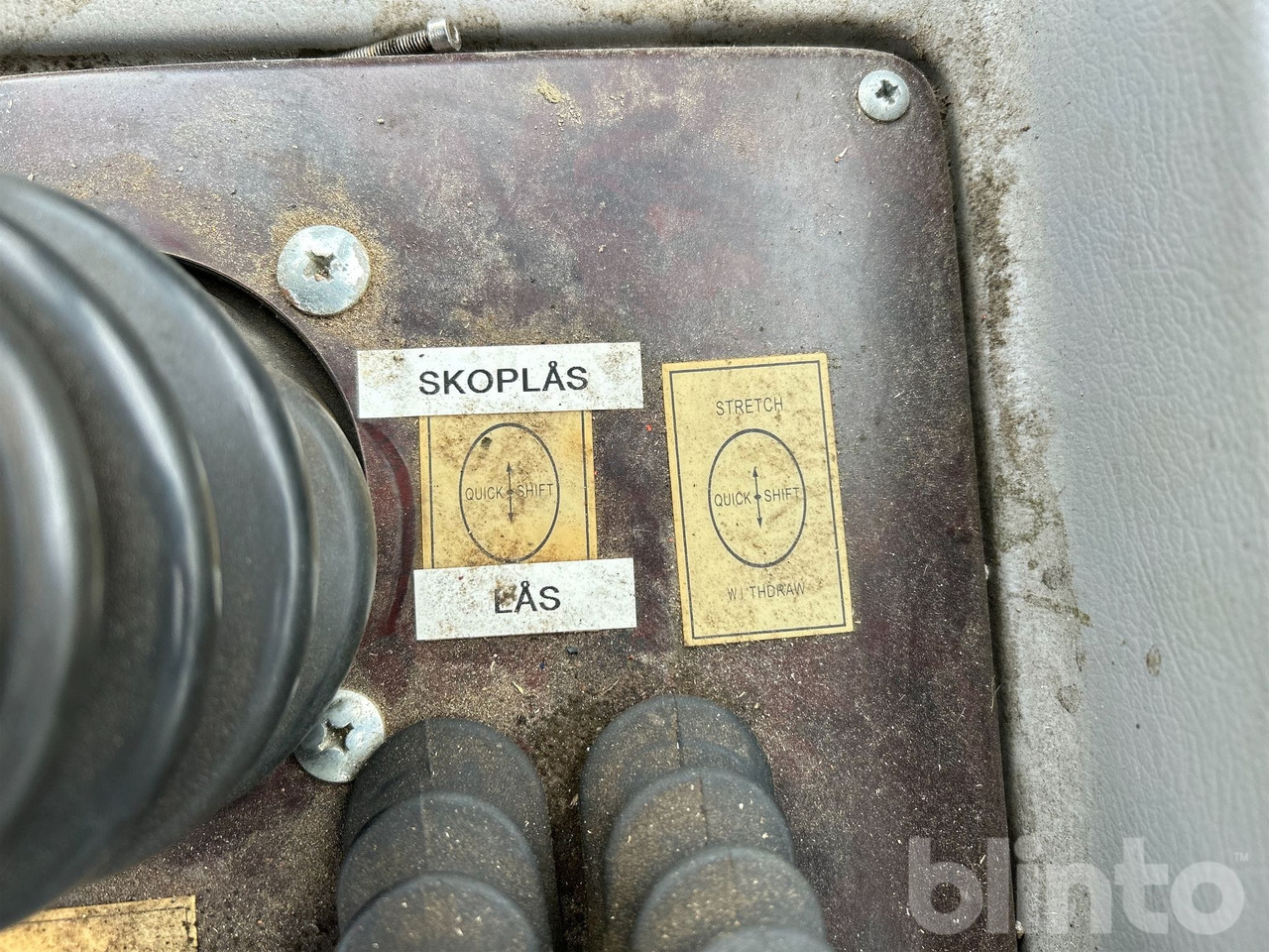 Wiellader Everun ER12 med gafflar och planeringskopa