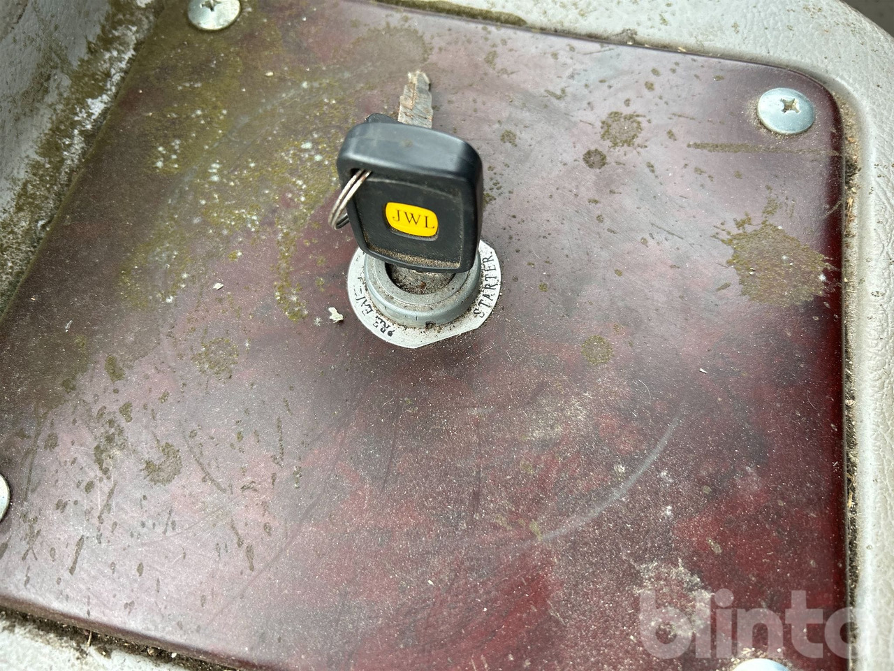 Wiellader Everun ER12 med gafflar och planeringskopa