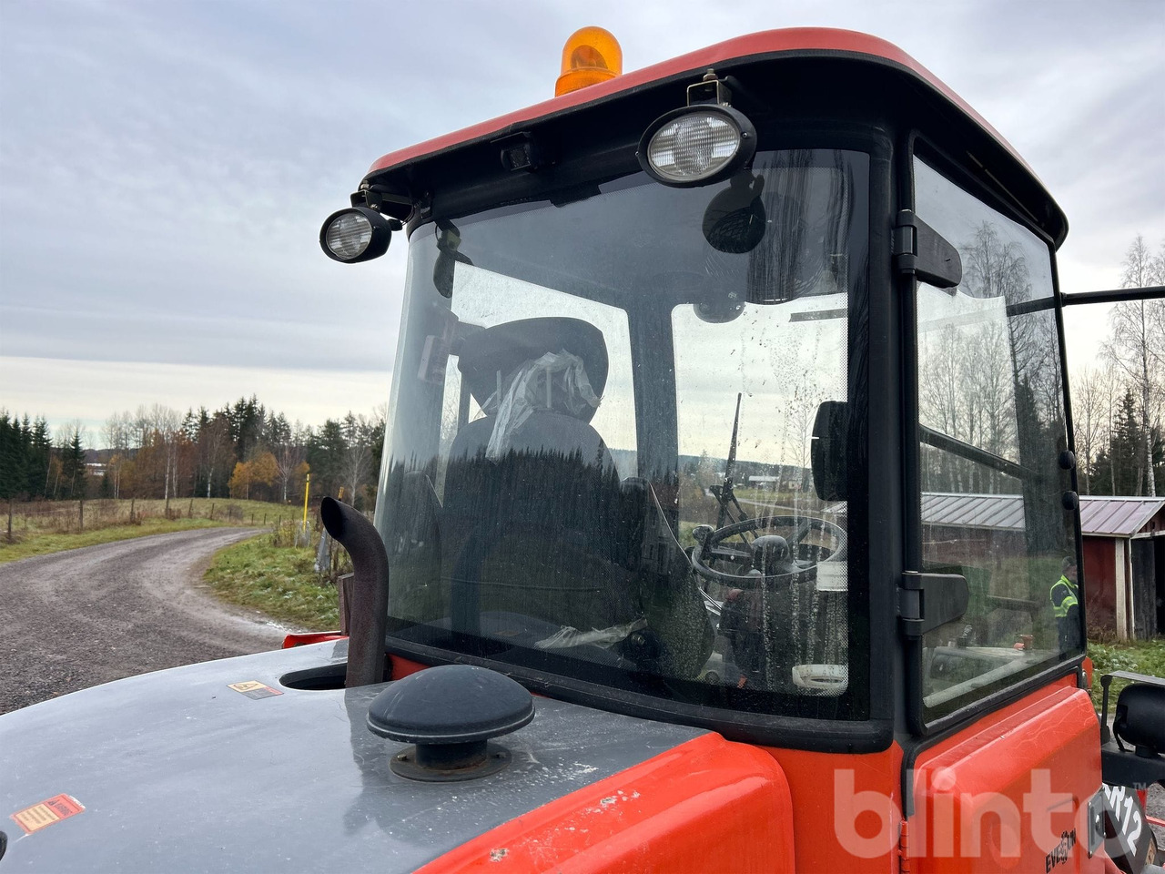 Wiellader Everun ER12 med gafflar och planeringskopa