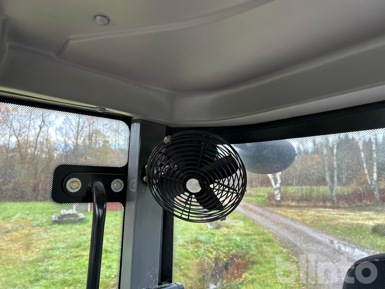 Wiellader Everun ER12 med gafflar och planeringskopa