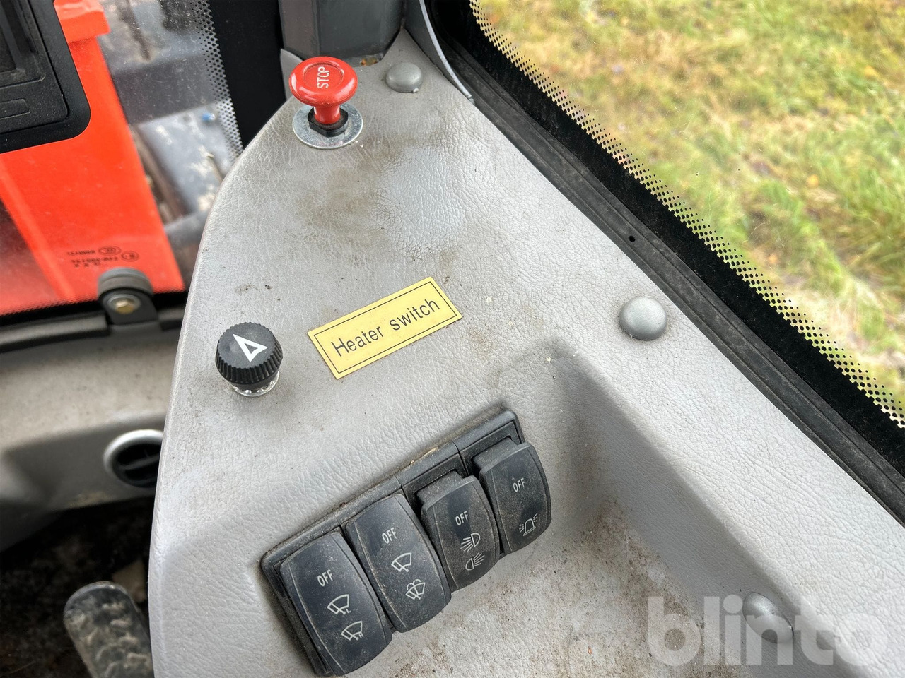 Wiellader Everun ER12 med gafflar och planeringskopa