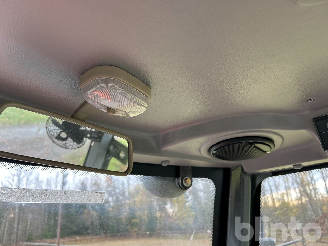 Wiellader Everun ER12 med gafflar och planeringskopa