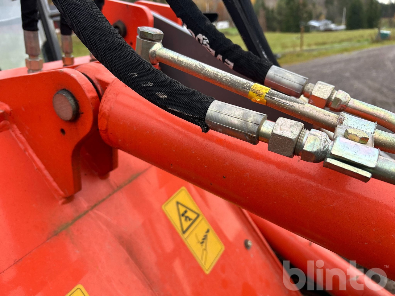 Wiellader Everun ER12 med gafflar och planeringskopa