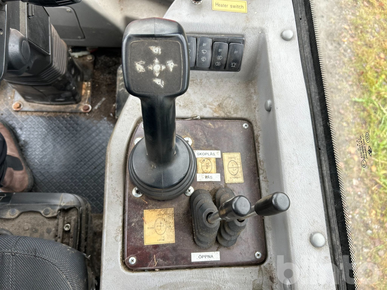 Wiellader Everun ER12 med gafflar och planeringskopa