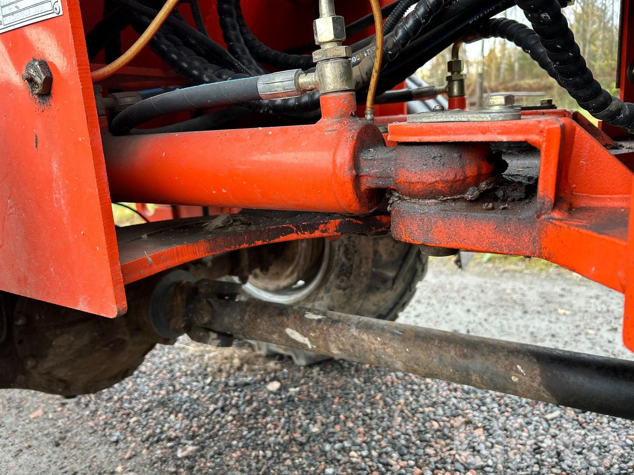 Wiellader Everun ER12 med gafflar och planeringskopa