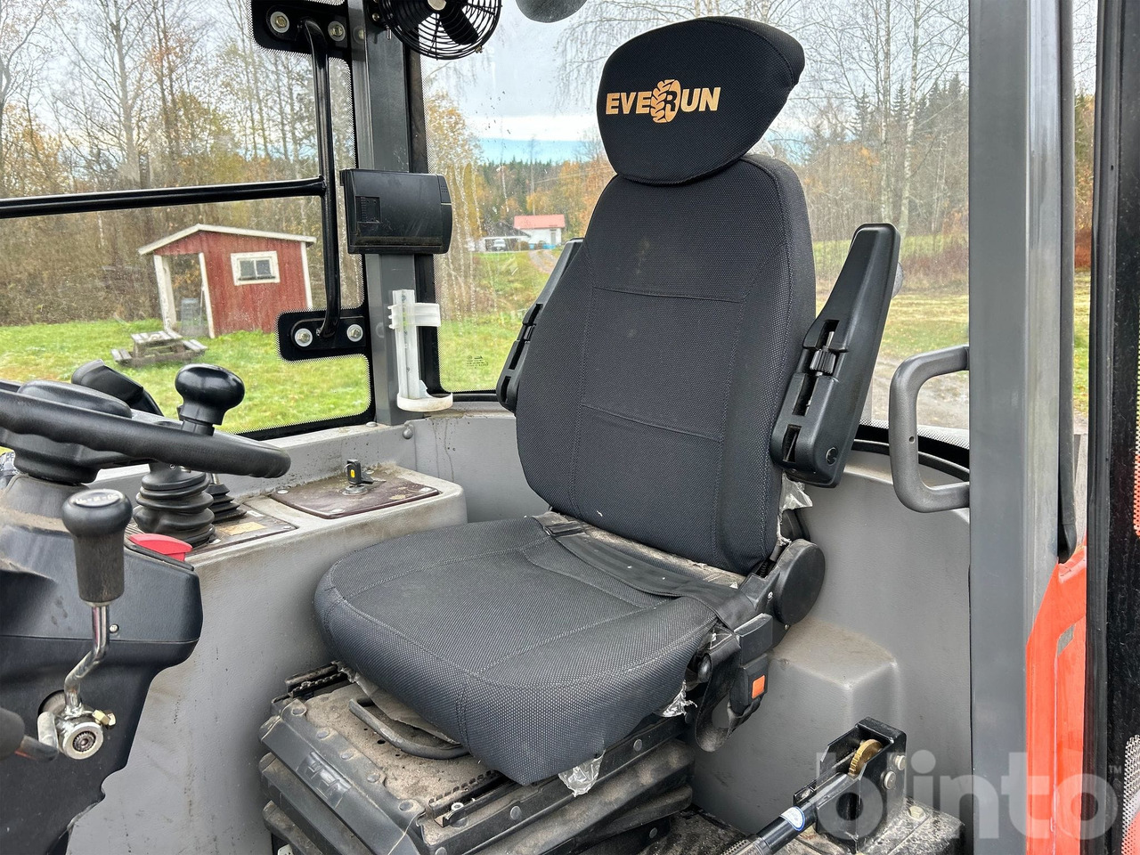 Wiellader Everun ER12 med gafflar och planeringskopa