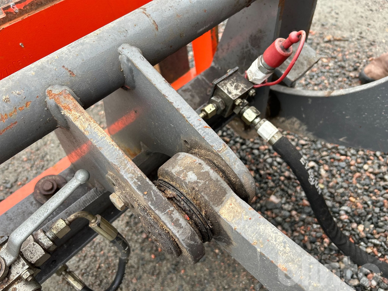 Wiellader Everun ER12 med gafflar och planeringskopa