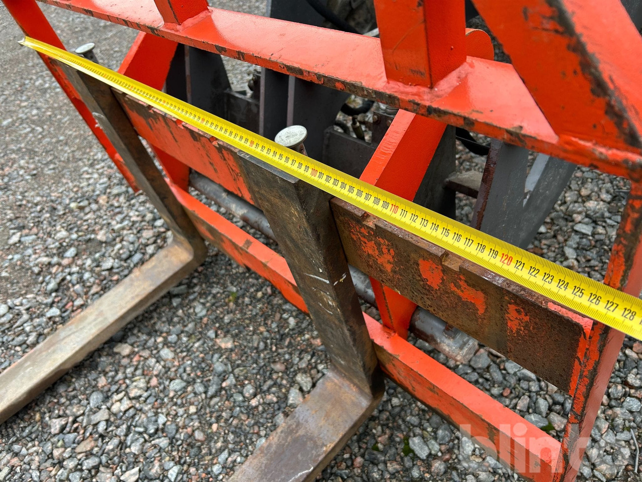 Wiellader Everun ER12 med gafflar och planeringskopa