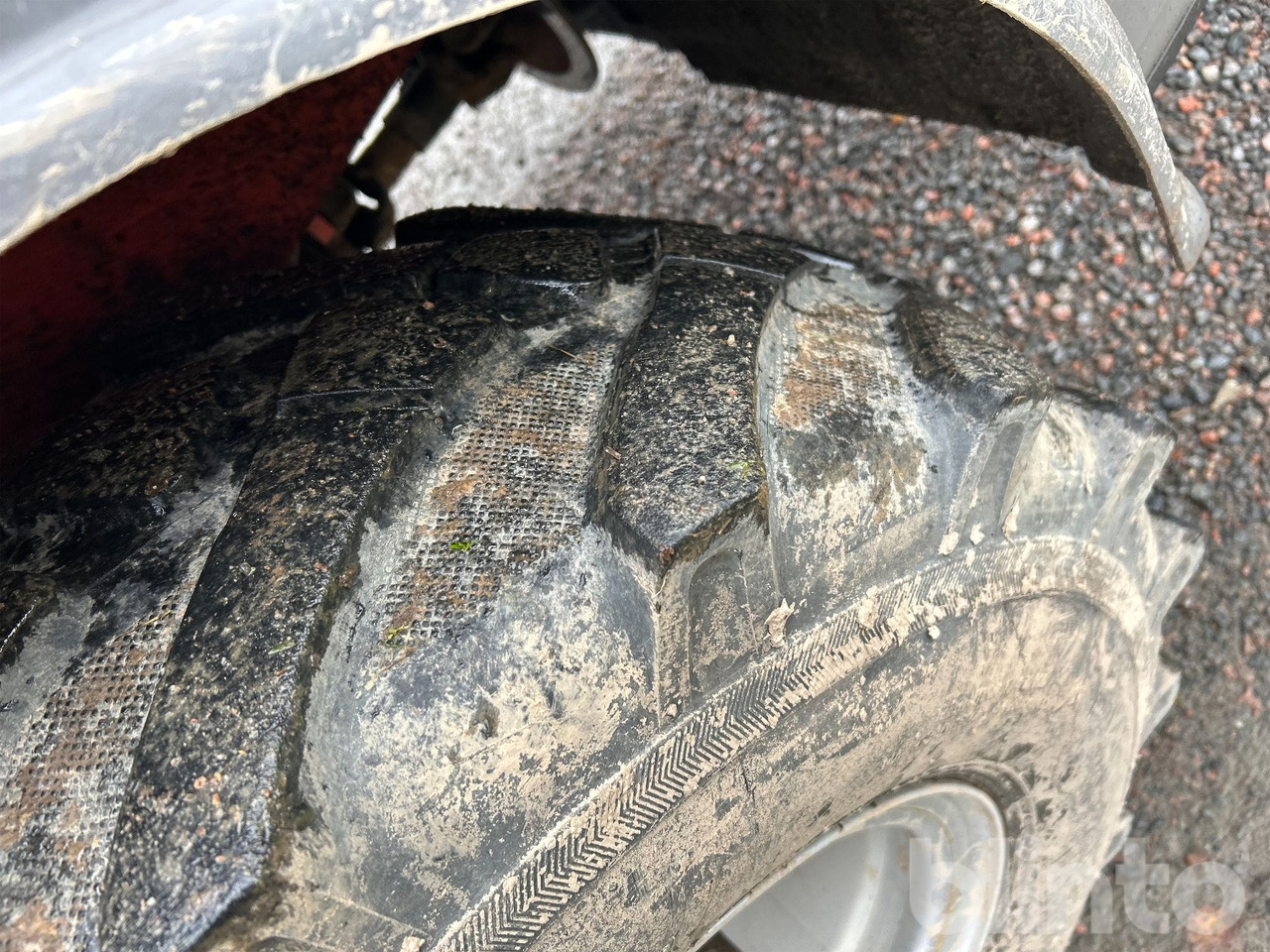 Wiellader Everun ER12 med gafflar och planeringskopa